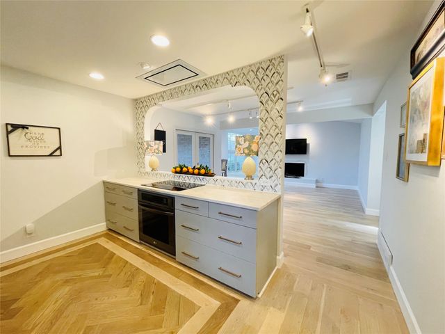 3701 Hulen Park Drive, Fort Worth, TX 76109