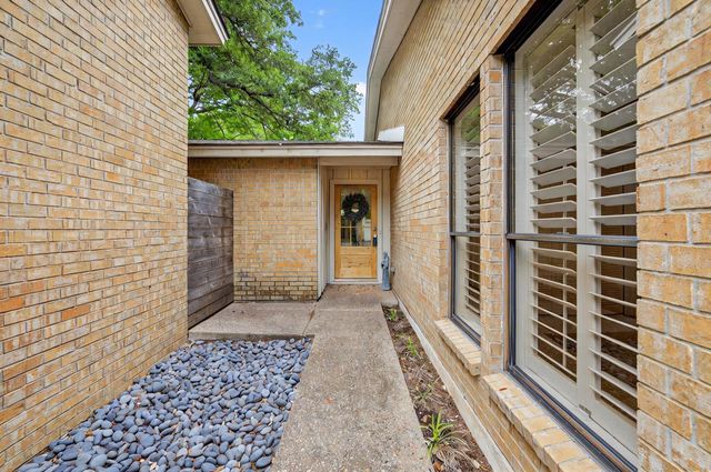 3701 Hulen Park Drive, Fort Worth, TX 76109