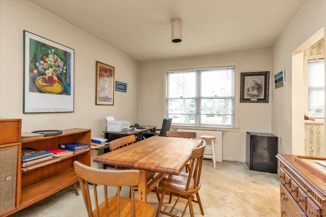 3 Edwards Street 1F, Roslyn Heights, NY 11577