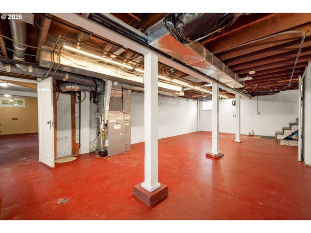 2635 Se MARKET St, Portland, OR 97214