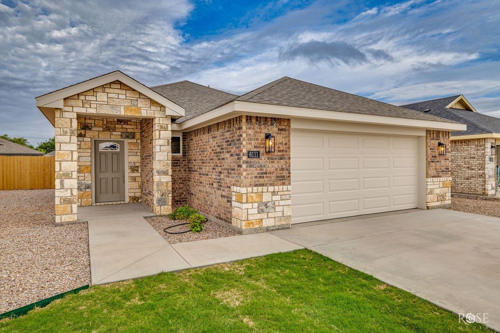 Image 4 of property listing at 6109 Mountain Forest Drive, San Angelo, TX 76904