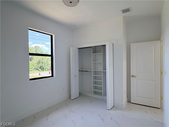 3812 11th ST SW, Lehigh Acres, FL 33976