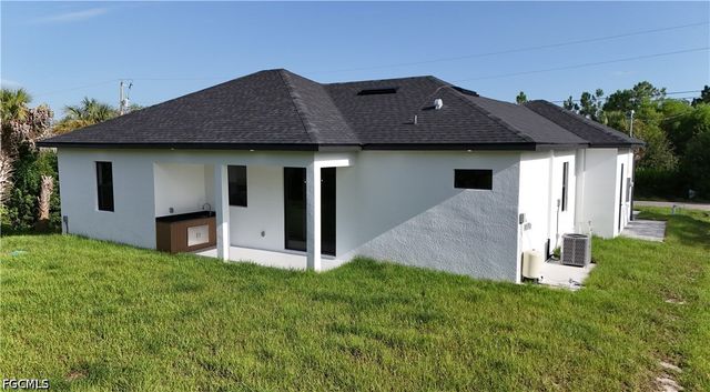 3812 11th ST SW, Lehigh Acres, FL 33976