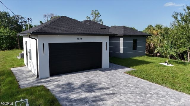 3812 11th ST SW, Lehigh Acres, FL 33976