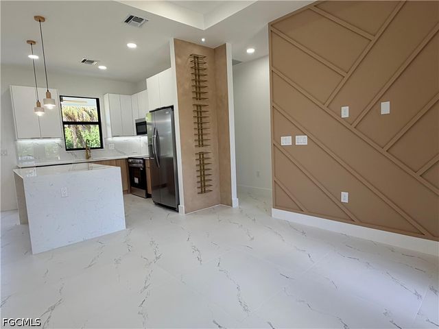 3812 11th ST SW, Lehigh Acres, FL 33976