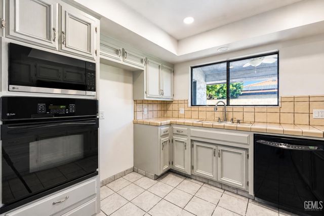 7609 Norris Road, Bakersfield, CA 93308