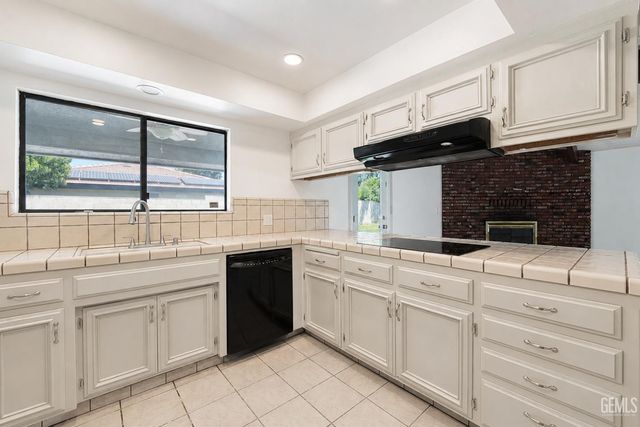 7609 Norris Road, Bakersfield, CA 93308