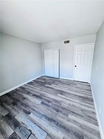 3671 Villa Knolls East Drive, Las Vegas, NV 89120