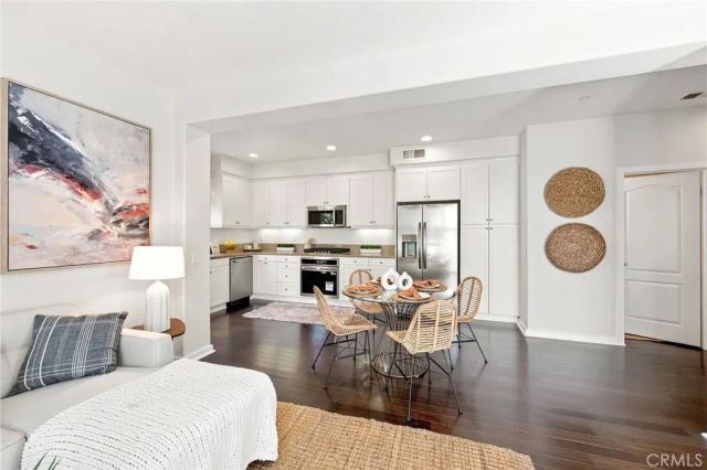 5410 W 149th Place 16, Hawthorne, CA 90250