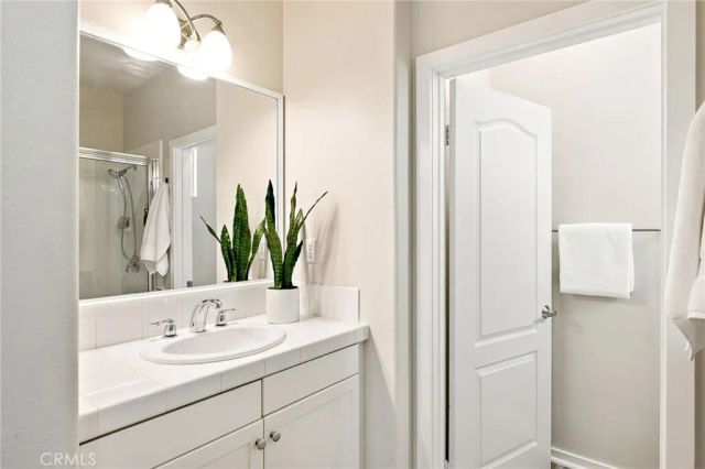 5410 W 149th Place 16, Hawthorne, CA 90250