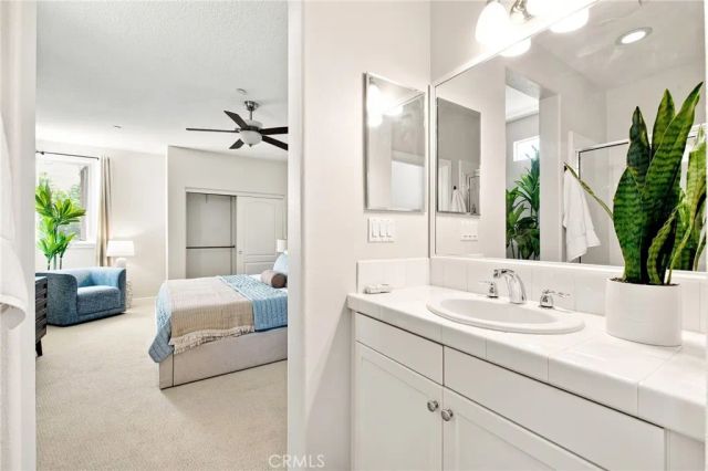 5410 W 149th Place 16, Hawthorne, CA 90250