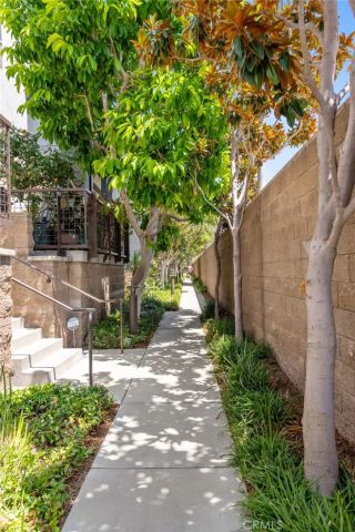 5410 W 149th Place 16, Hawthorne, CA 90250