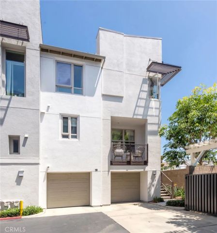 5410 W 149th Place 16, Hawthorne, CA 90250