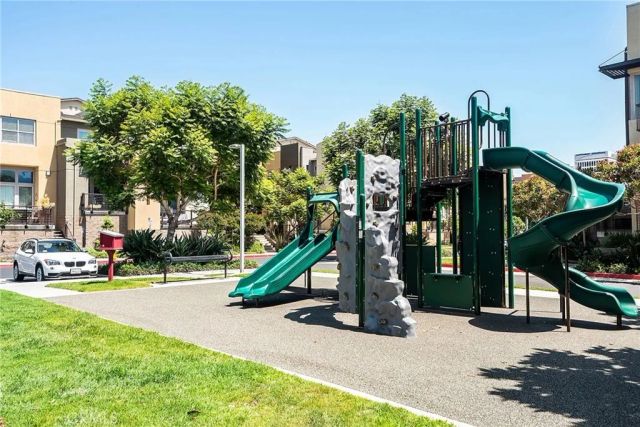 5410 W 149th Place 16, Hawthorne, CA 90250