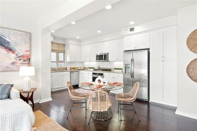 5410 W 149th Place 16, Hawthorne, CA 90250