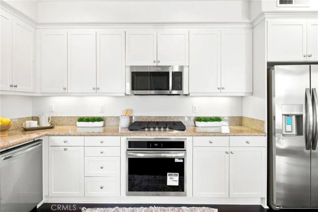 5410 W 149th Place 16, Hawthorne, CA 90250