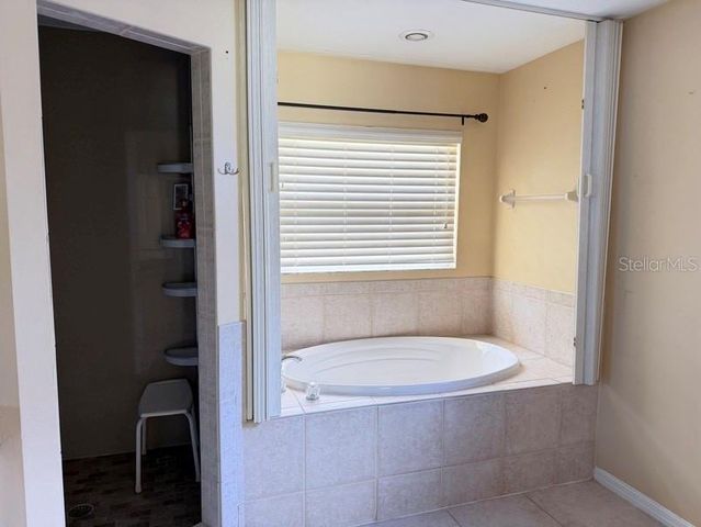 12721 N OLA AVENUE, Tampa, FL 33612