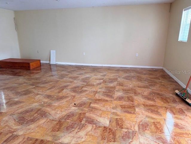 12721 N OLA AVENUE, Tampa, FL 33612