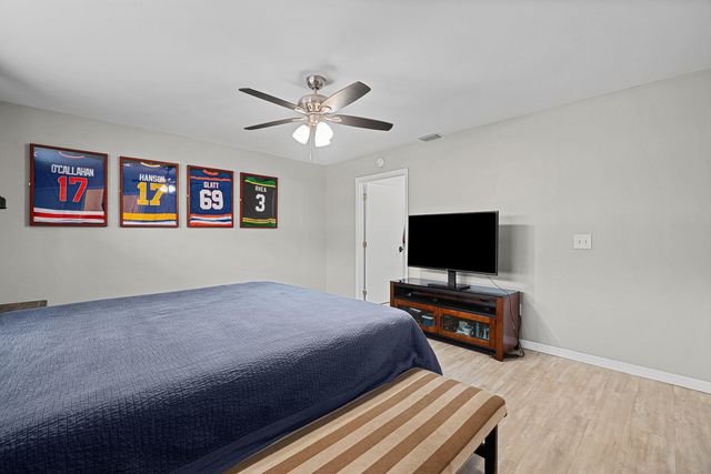 215 SW 8TH Street, Boynton Beach, FL 33426