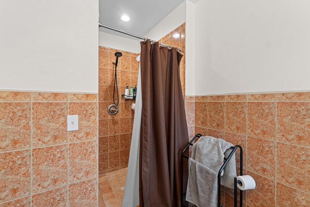 215 SW 8TH Street, Boynton Beach, FL 33426