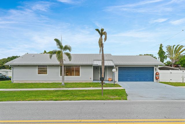 215 SW 8TH Street, Boynton Beach, FL 33426