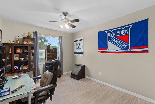 215 SW 8TH Street, Boynton Beach, FL 33426