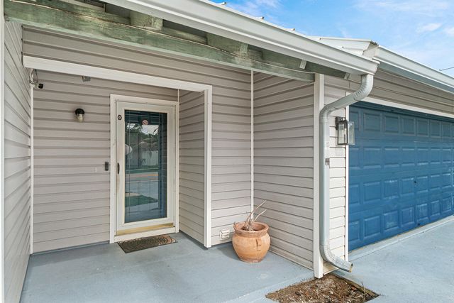 215 SW 8TH Street, Boynton Beach, FL 33426