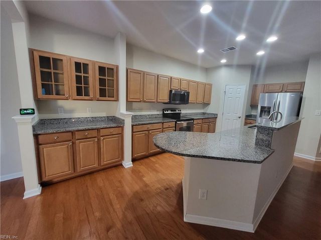 634 Leonard LN, Newport News, VA 23601