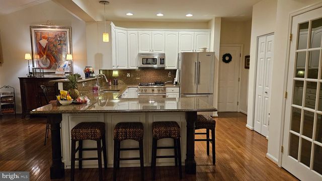 53 WATERFORD DR, Bordentown, NJ 08505