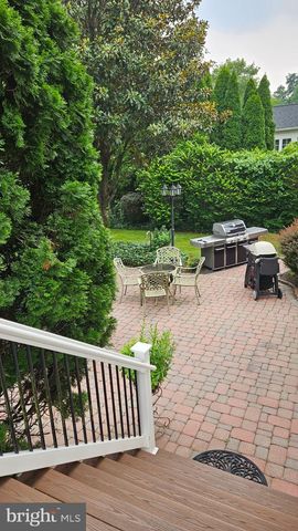 53 WATERFORD DR, Bordentown, NJ 08505