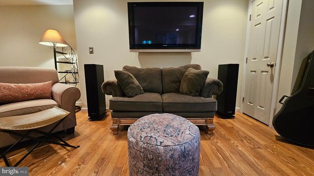 53 WATERFORD DR, Bordentown, NJ 08505