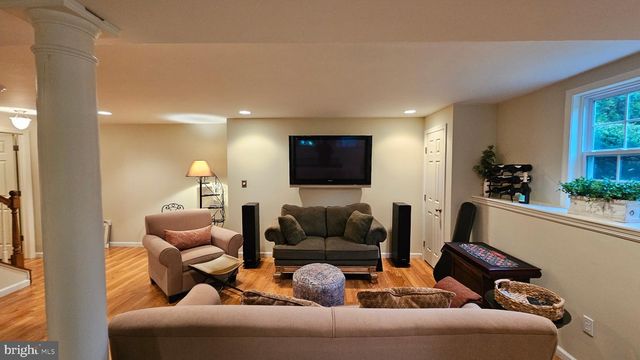 53 WATERFORD DR, Bordentown, NJ 08505