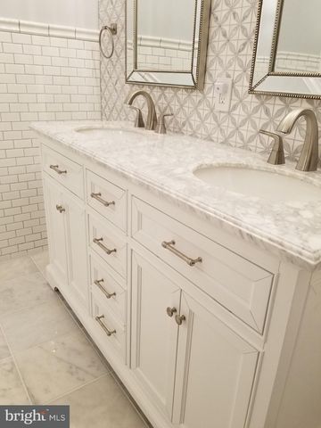 53 WATERFORD DR, Bordentown, NJ 08505