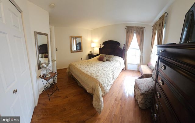 53 WATERFORD DR, Bordentown, NJ 08505