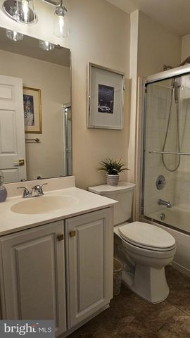 53 WATERFORD DR, Bordentown, NJ 08505