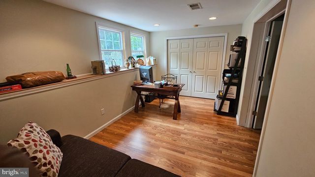 53 WATERFORD DR, Bordentown, NJ 08505
