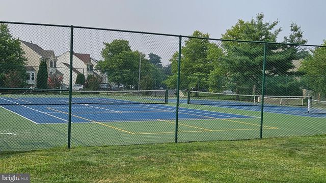 53 WATERFORD DR, Bordentown, NJ 08505