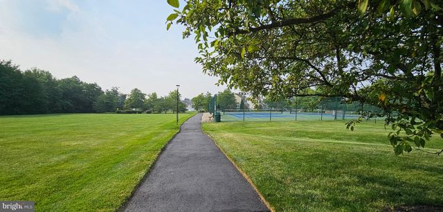 53 WATERFORD DR, Bordentown, NJ 08505