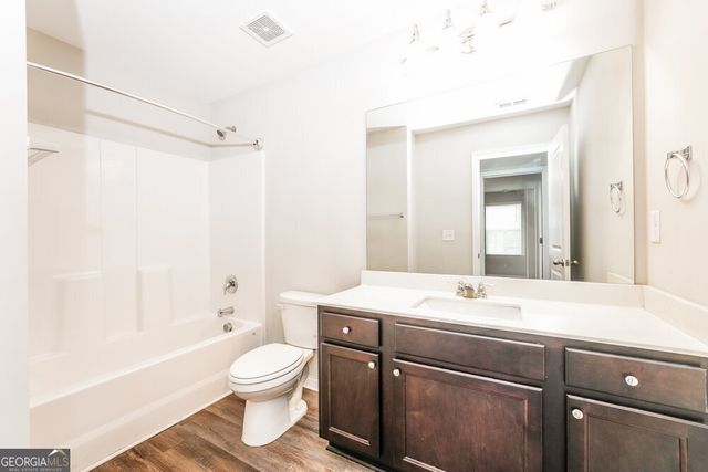 3835 Newbury Place Drive, Loganville, GA 30052