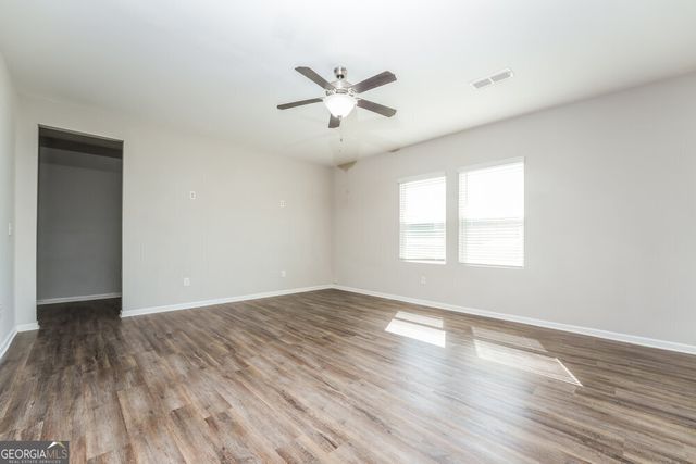 3835 Newbury Place Drive, Loganville, GA 30052