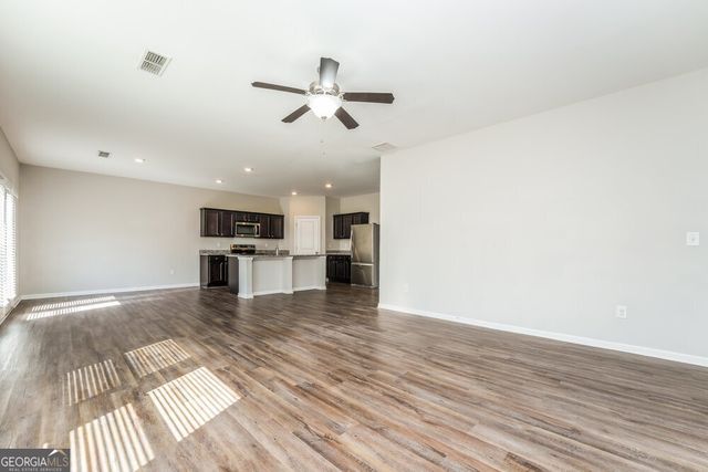 3835 Newbury Place Drive, Loganville, GA 30052