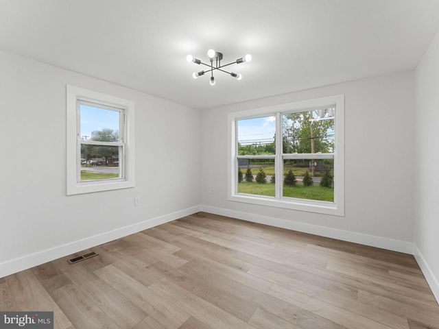308 DELSEA DR, Sewell, NJ 08080