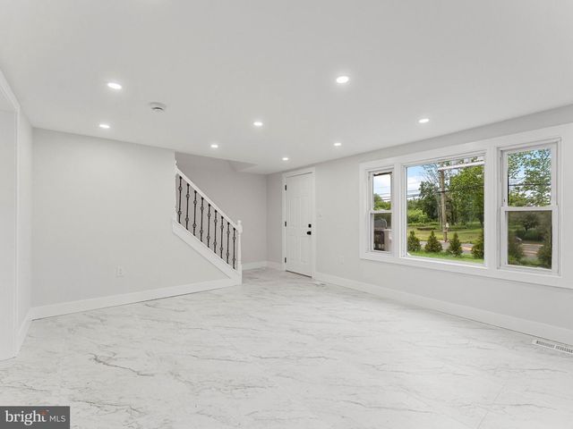 308 DELSEA DR, Sewell, NJ 08080
