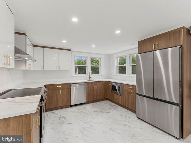 308 DELSEA DR, Sewell, NJ 08080
