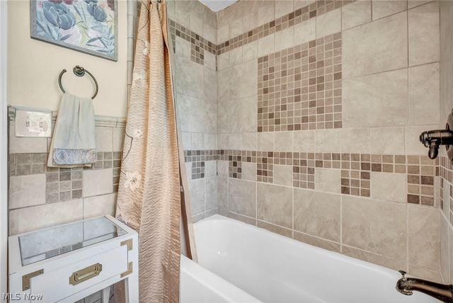 16005 Throckley Avenue, Cleveland, OH 44128