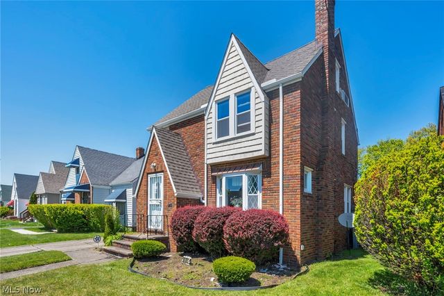 16005 Throckley Avenue, Cleveland, OH 44128