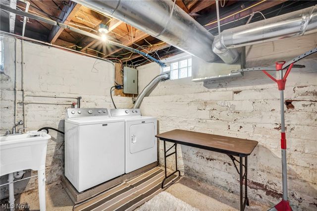 16005 Throckley Avenue, Cleveland, OH 44128