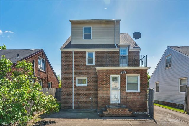 16005 Throckley Avenue, Cleveland, OH 44128