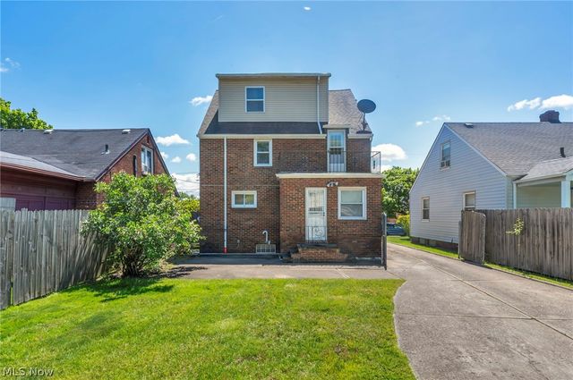 16005 Throckley Avenue, Cleveland, OH 44128