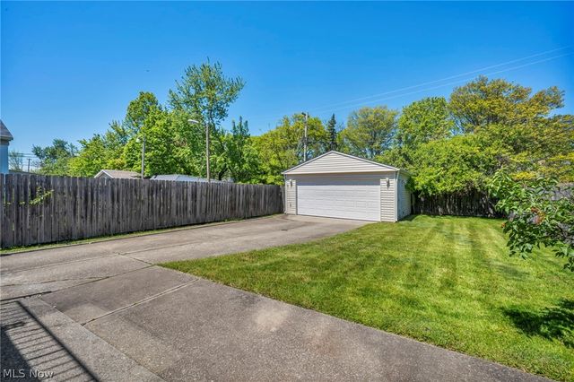 16005 Throckley Avenue, Cleveland, OH 44128